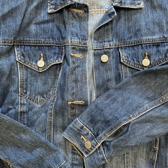 LIKE NEW Old Navy Women's Blue Jean Jacket - Picture 4 of 4